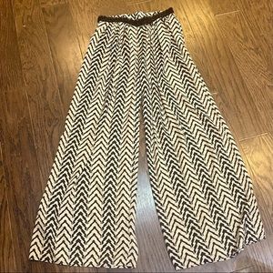 Beulah Black & White Chevron Wide Leg Pants, Med.